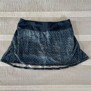 Lululemon skirt size 8